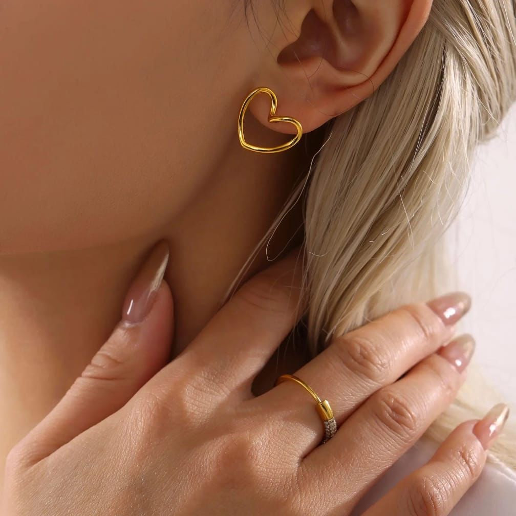 Minimal Heart Stud Earrings