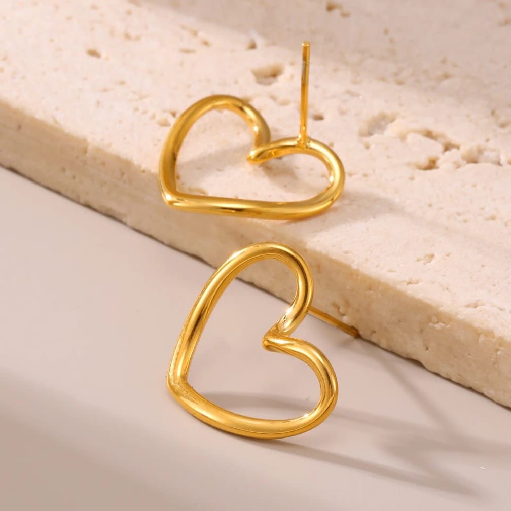Minimal Heart Stud Earrings