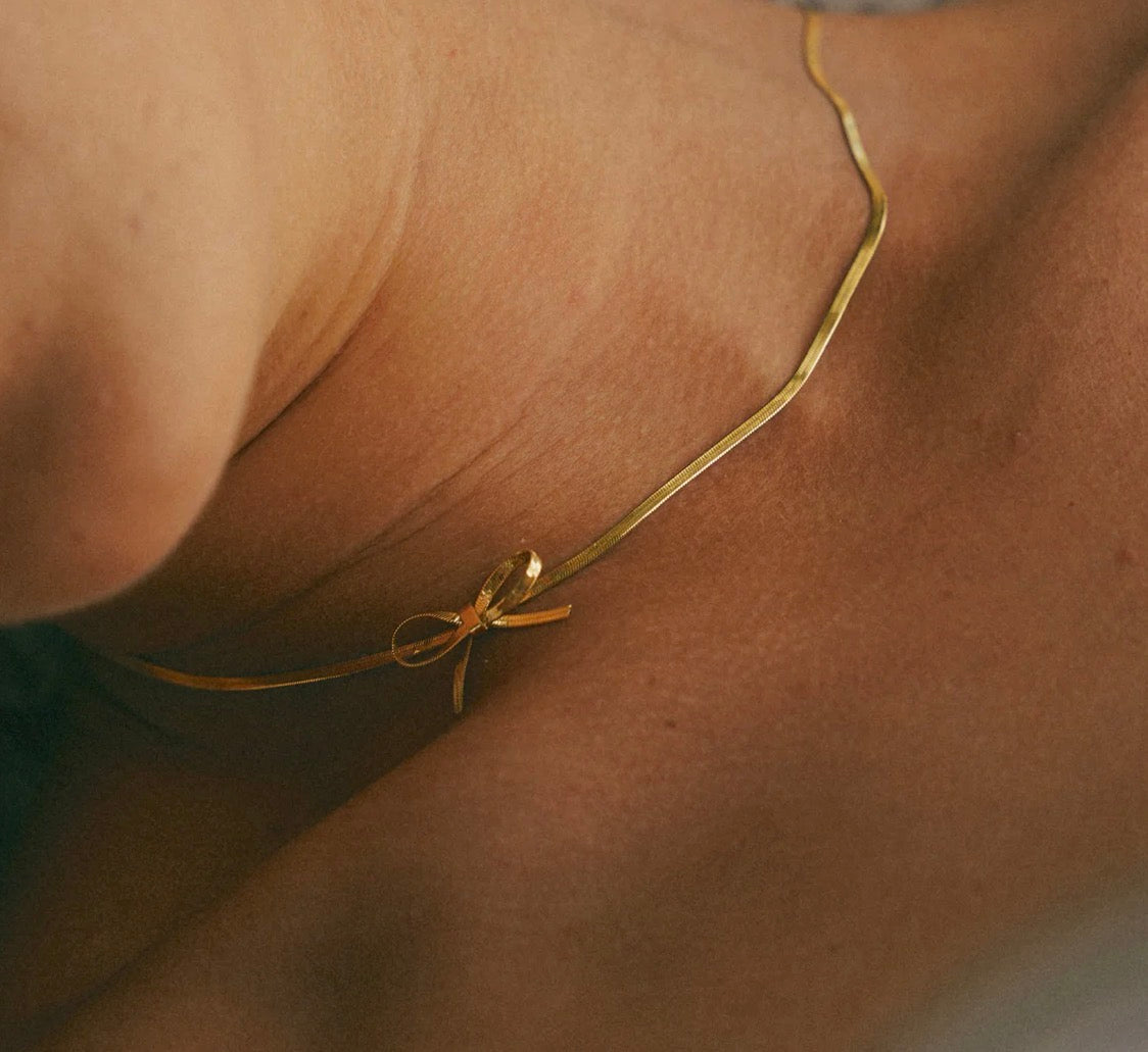 Polished Snake Chain Bow Necklace